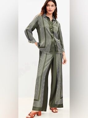 NWT! LOFT Fluid Pull On Wide Leg Pants in Striped Twill